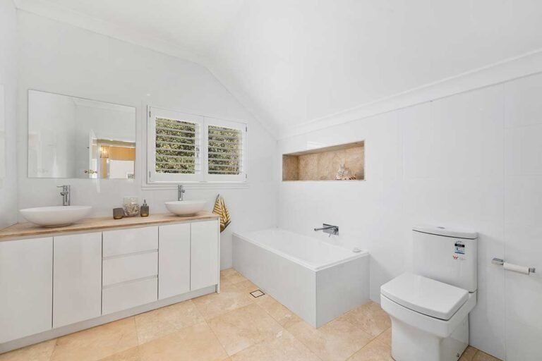 Sydney home real estate photography by Cozmocom
