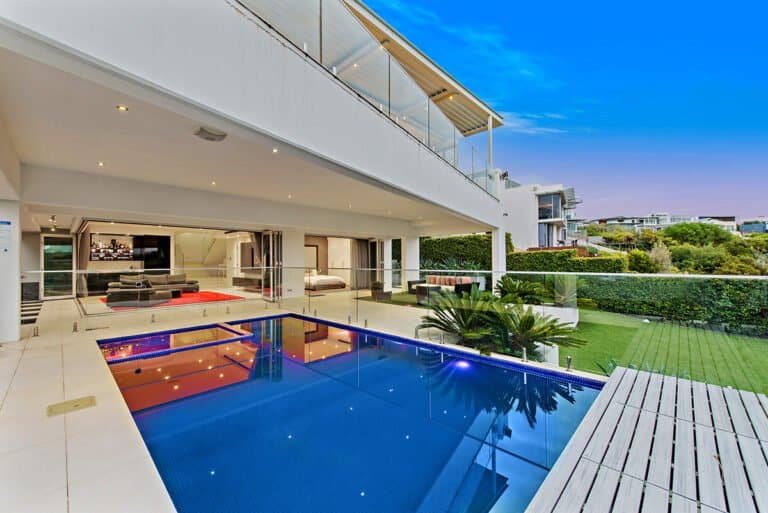Sydney property at dusk, real estate photography by Cozmocom