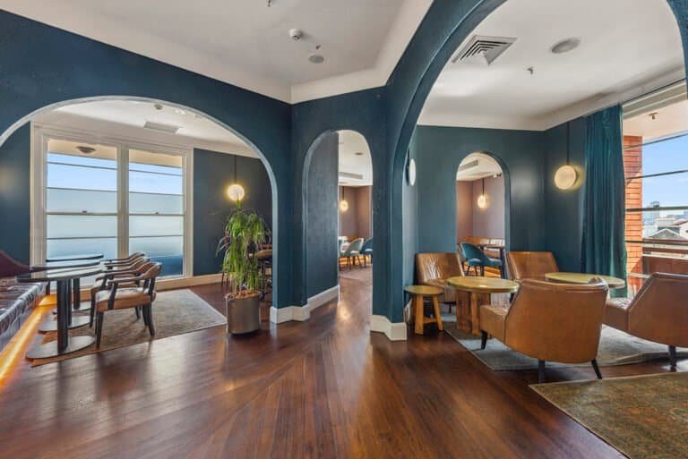 Hotel real estate photography in Sydney by Cozmocom